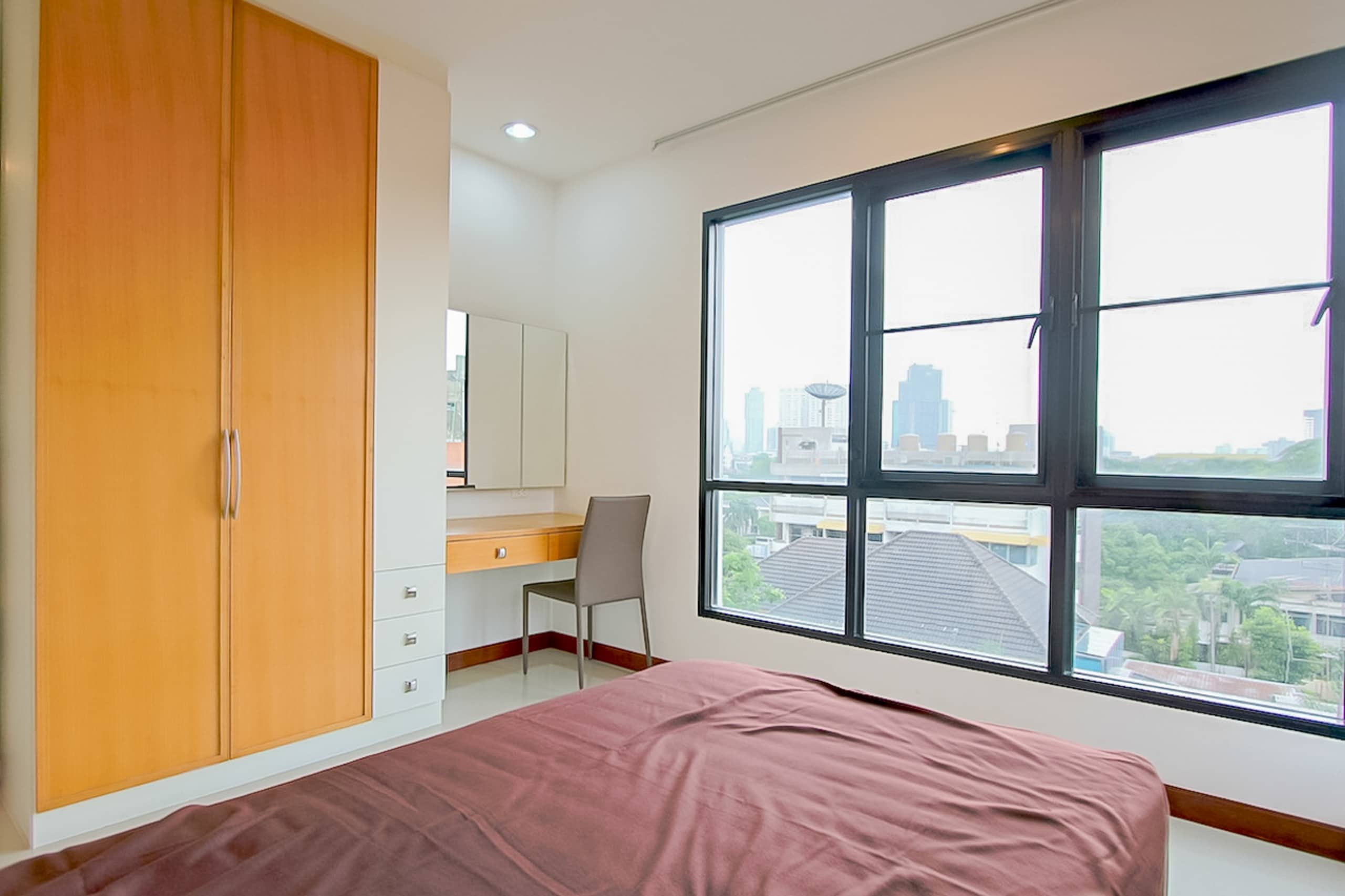 Immaculate Three Bedroom Condo for Rent in Ekkamai-14