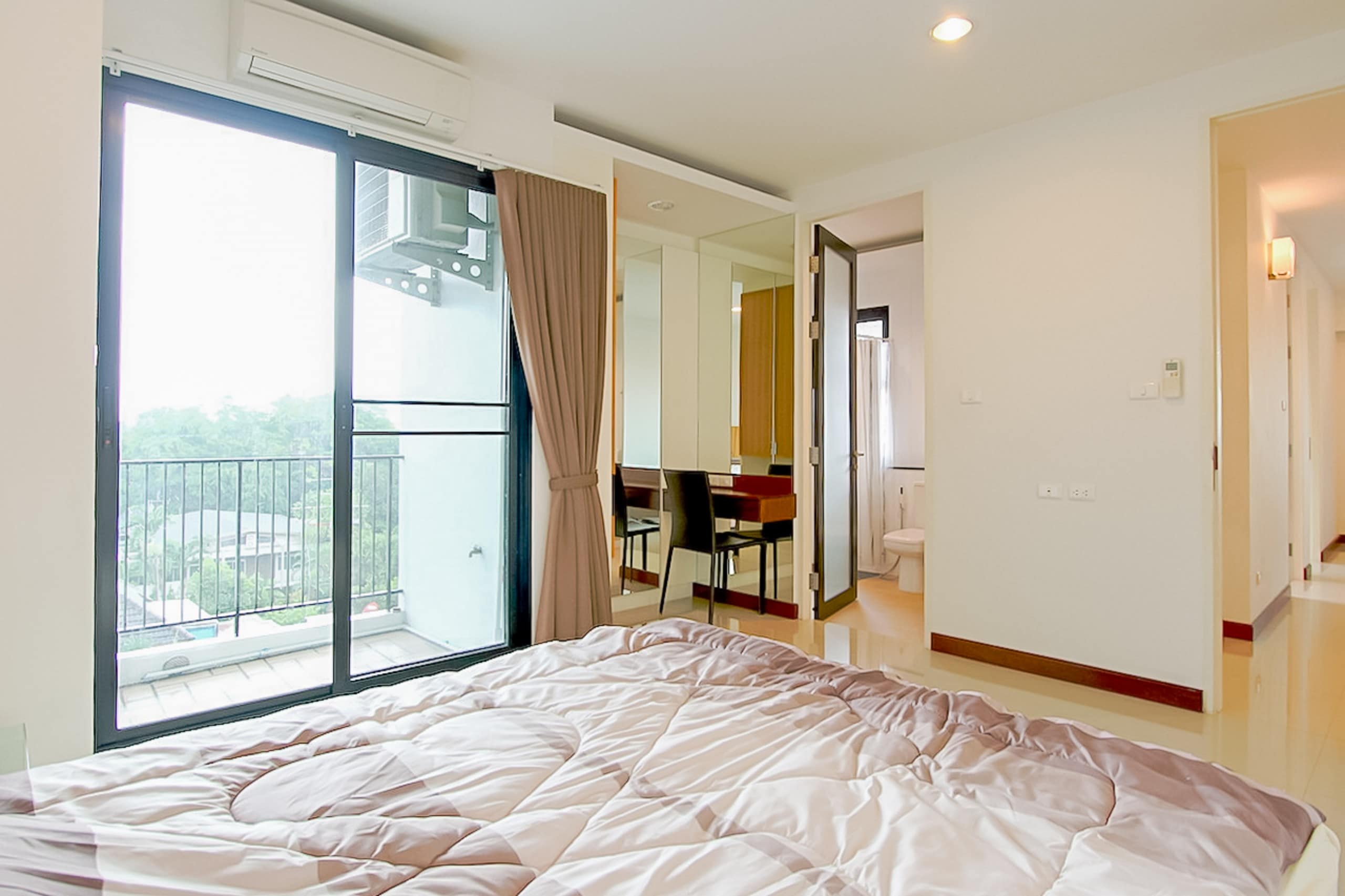 Immaculate Three Bedroom Condo for Rent in Ekkamai-8