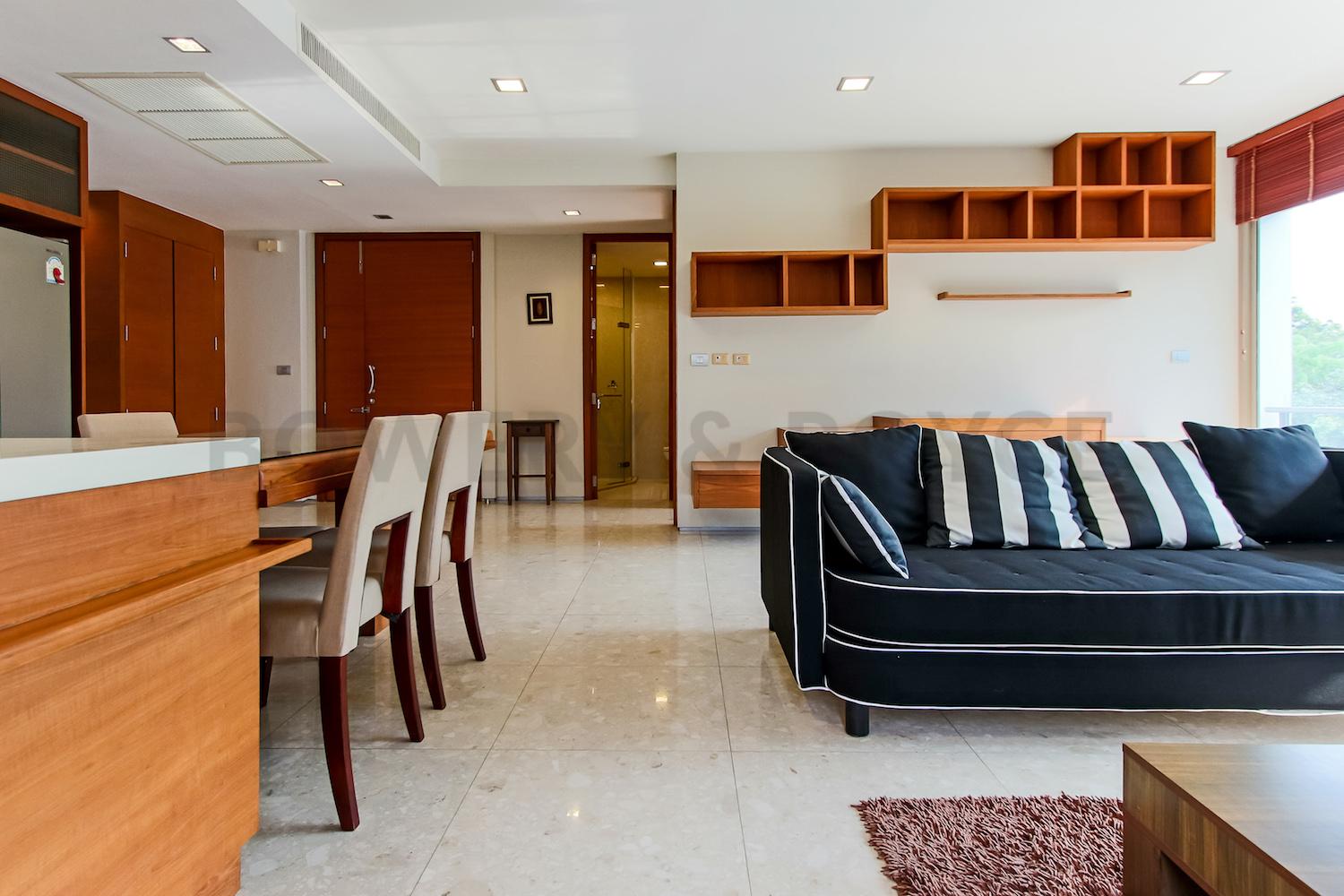 Spacious-Two-Bedroom-Condo-for-Rent-in-PhraKanong-2