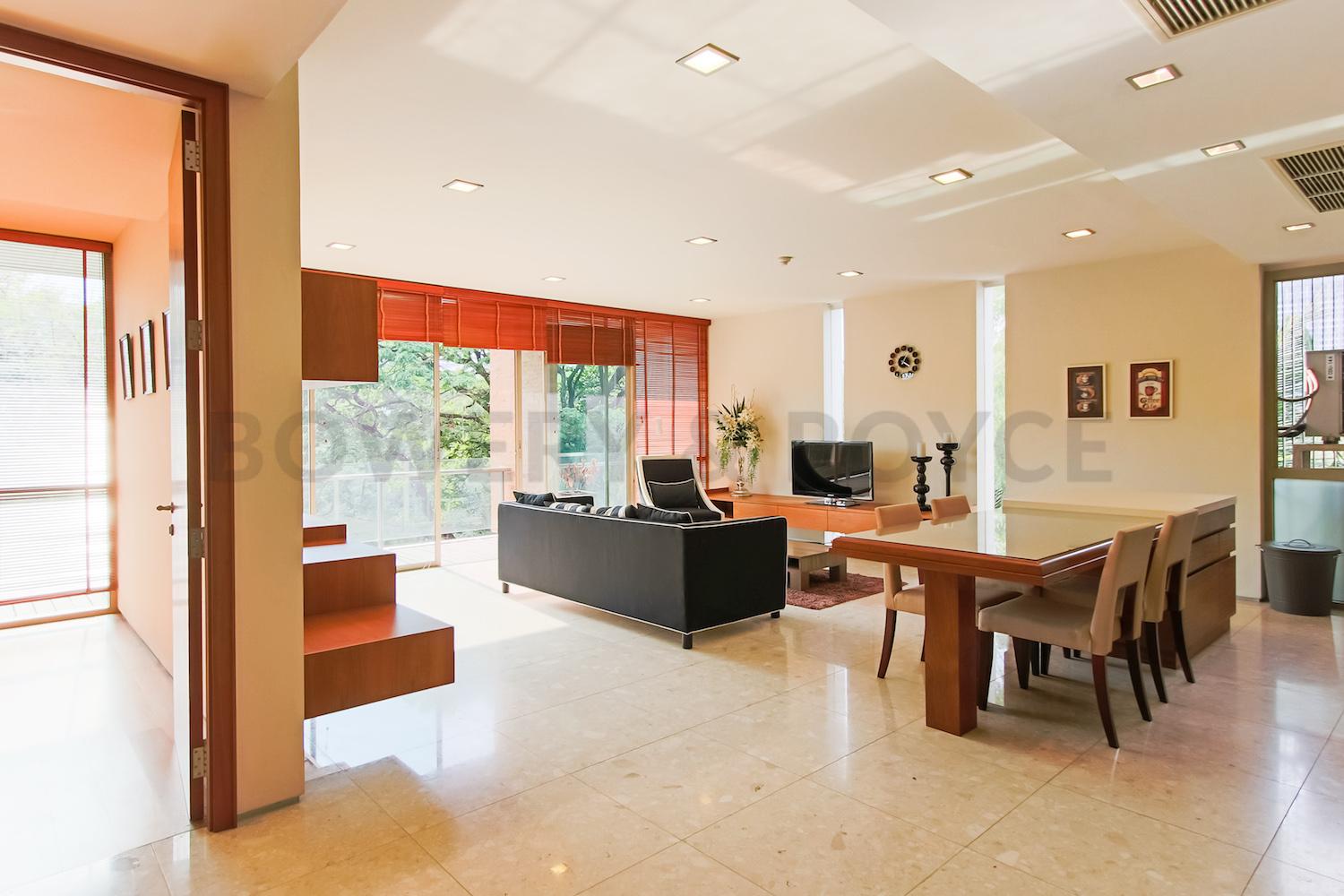 Spacious-Two-Bedroom-Condo-for-Rent-in-PhraKanong-3