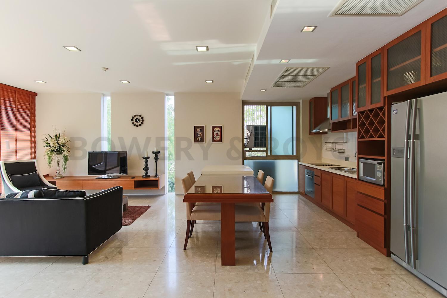 Spacious-Two-Bedroom-Condo-for-Rent-in-PhraKanong-4