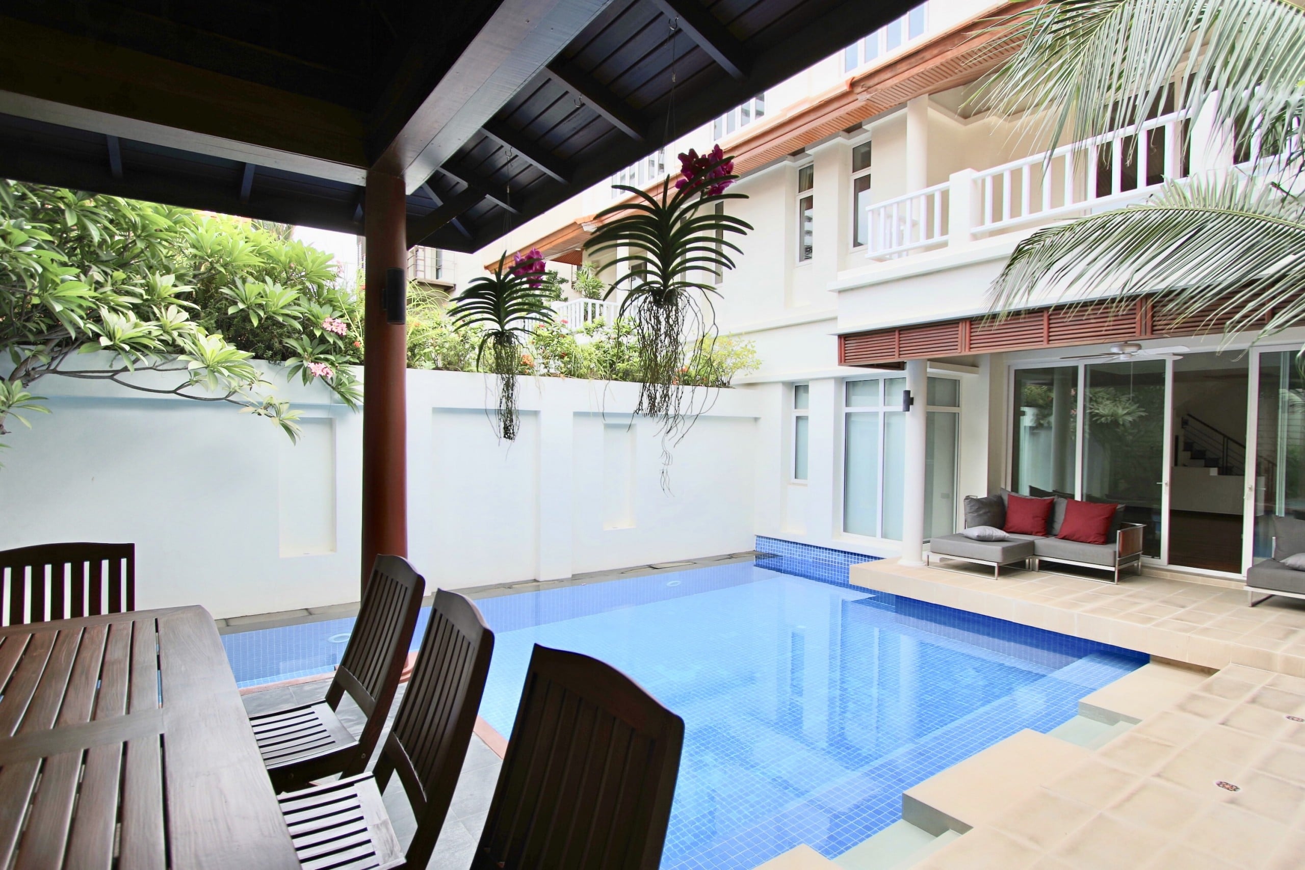 beautiful-four-bedroom-with-private-pool-for-rent-in-phrom-phong-1