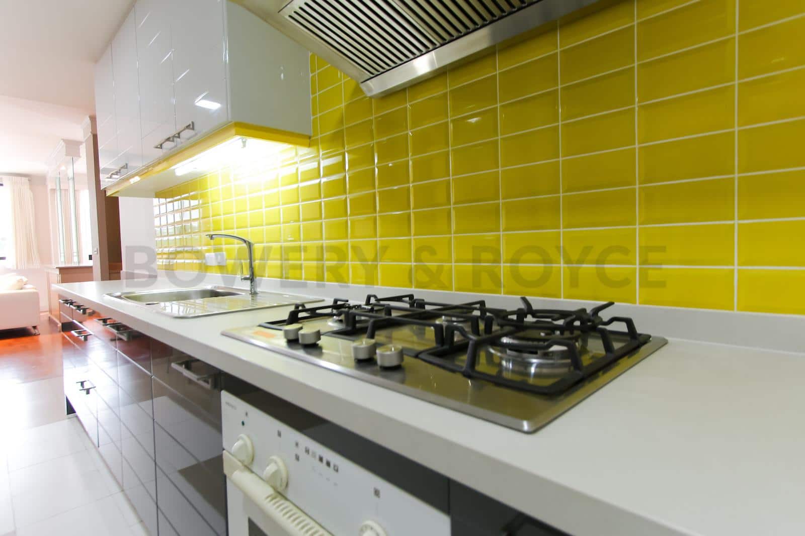 bright two bedroom condo for rent in Thong Lor-10