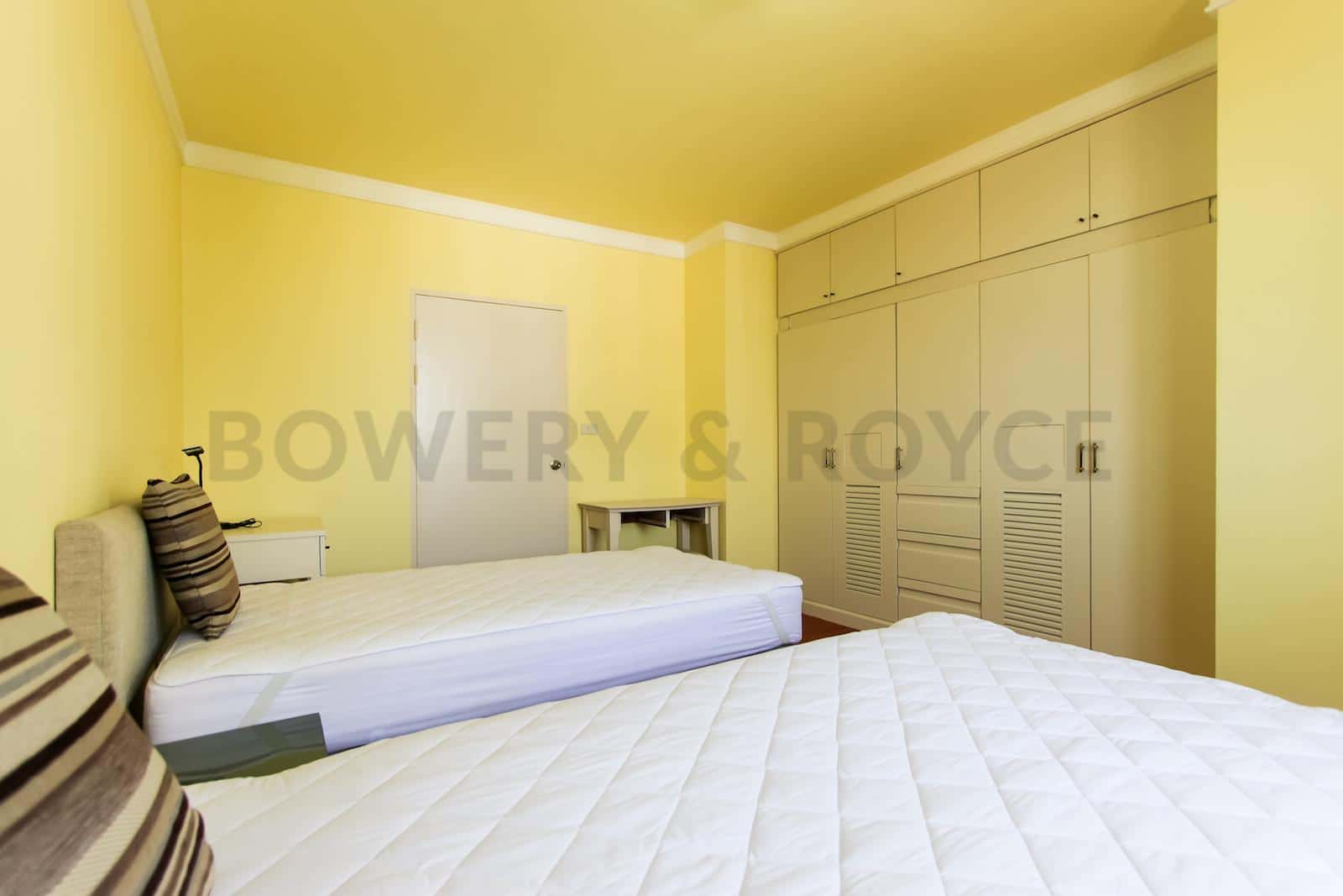 bright two bedroom condo for rent in Thong Lor-14