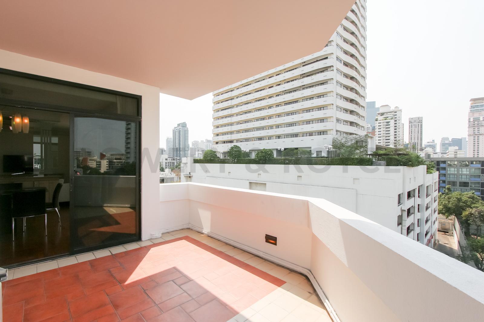 bright two bedroom condo for rent in Thong Lor-5