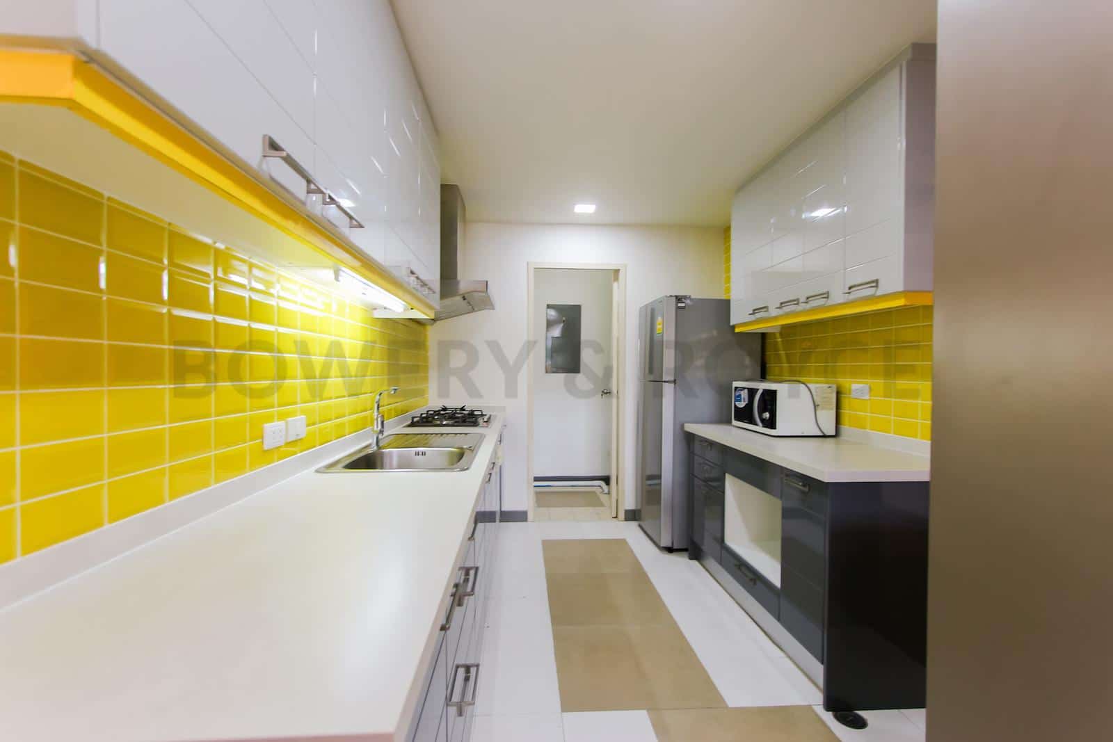 bright two bedroom condo for rent in Thong Lor-9