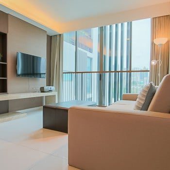immaculate-two-bedroom-condo-for-rent-in-phromphong-1