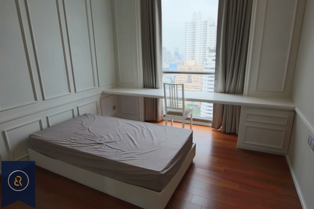 Alluring-Great-Location-Two-Bedroom-Condo-for-Rent-in-Thong-Lor-4-1024x682