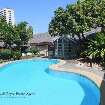 Beautiful-Four-Bedrooms-Villa-for-Rent-in-Ekkamai-1