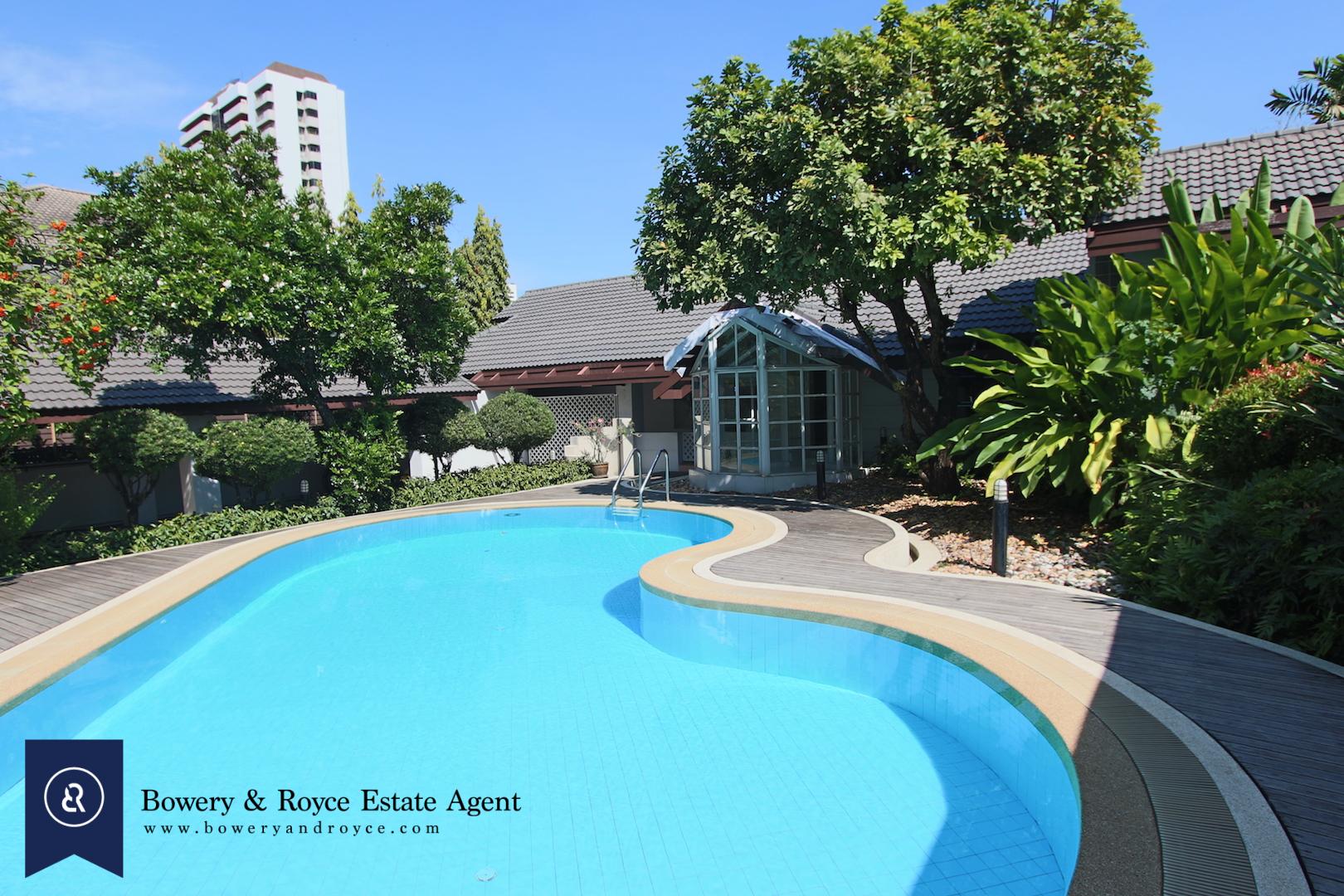 Beautiful-Four-Bedrooms-Villa-for-Rent-in-Ekkamai-1