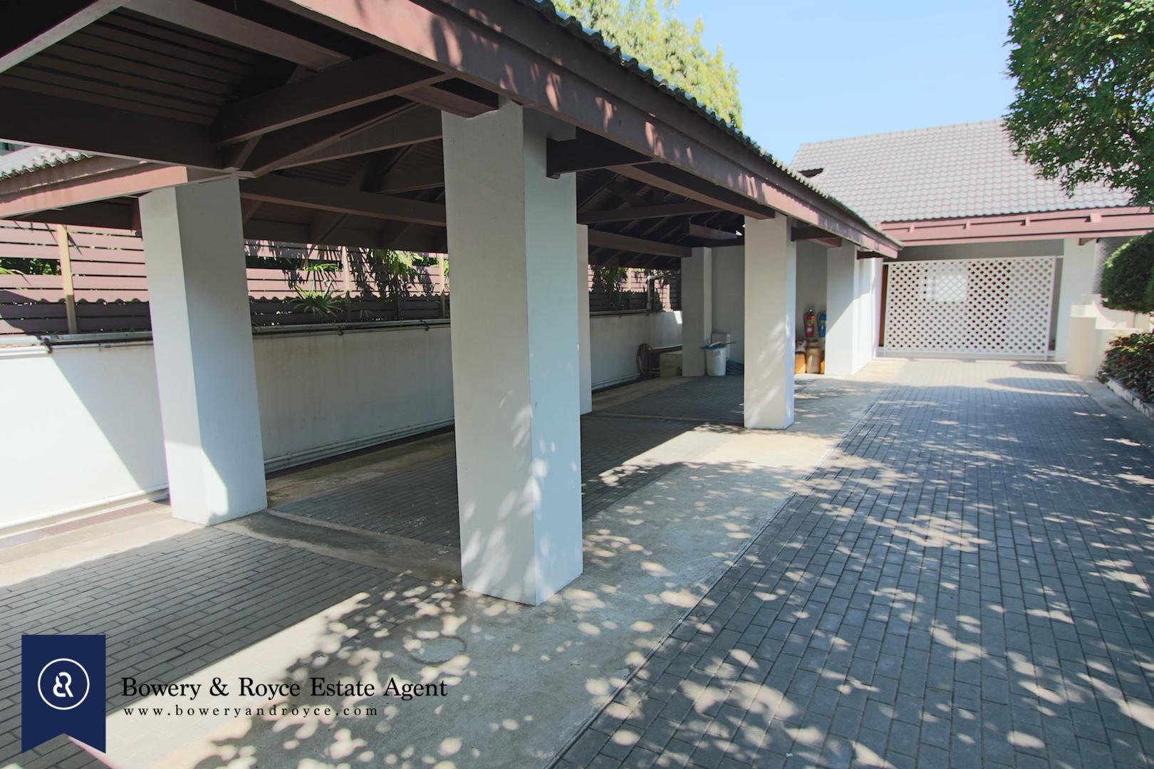 Beautiful-Four-Bedrooms-Villa-for-Rent-in-Ekkamai-5