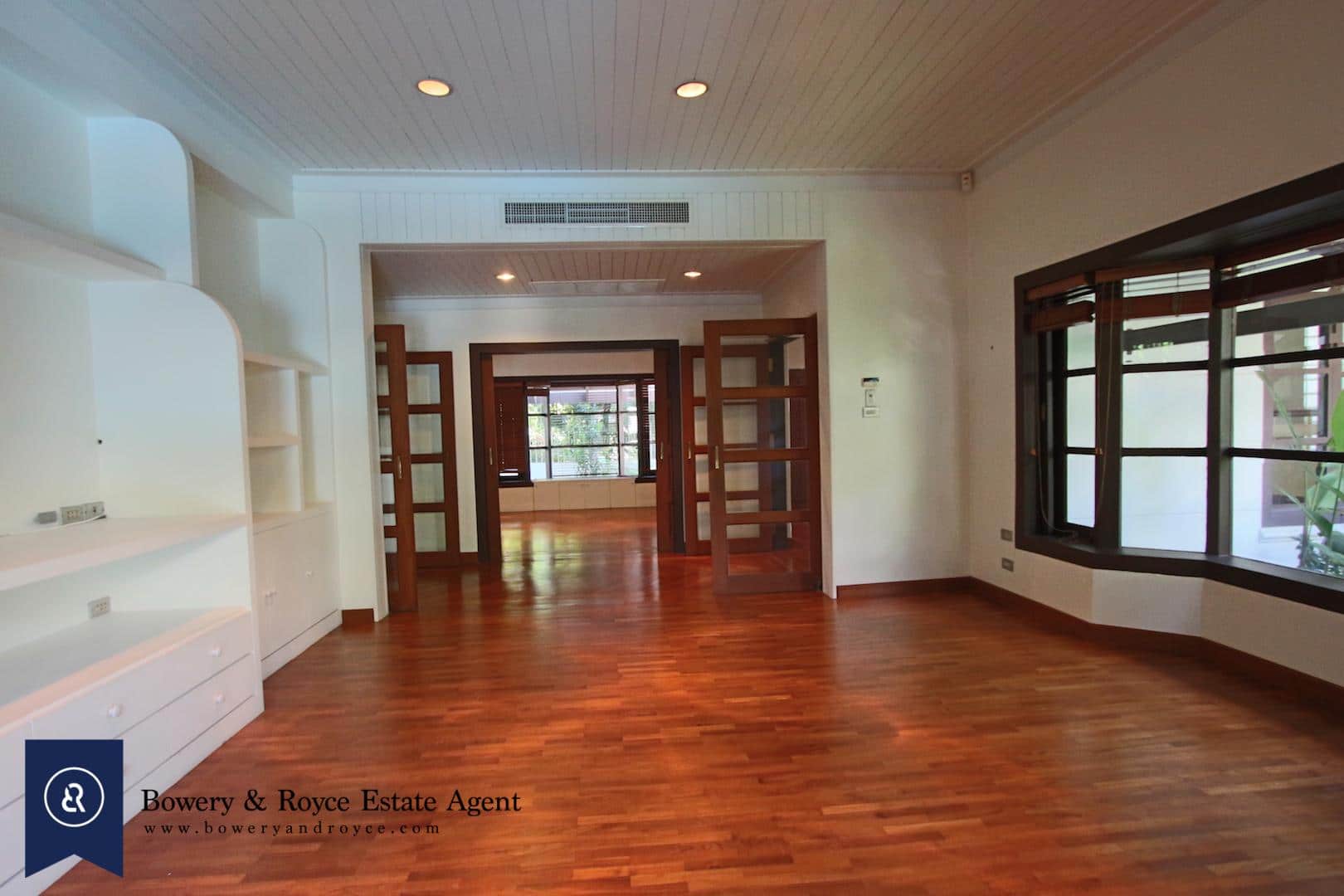 Beautiful-Four-Bedrooms-Villa-for-Rent-in-Ekkamai-8