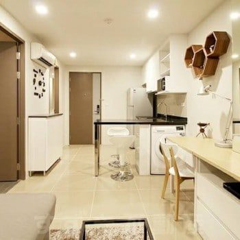 Beautiful-Modern-One-Bedroom-Condo-for-Rent-in-Asoke-1-living-room-area