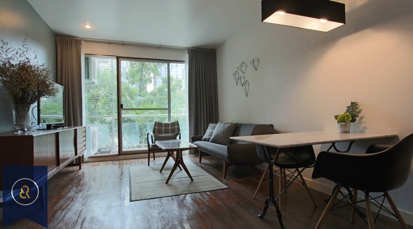 Beautiful-finished-vintage-style-one-bedroom-condo-for-rent-in-thong-lor-3-830x460