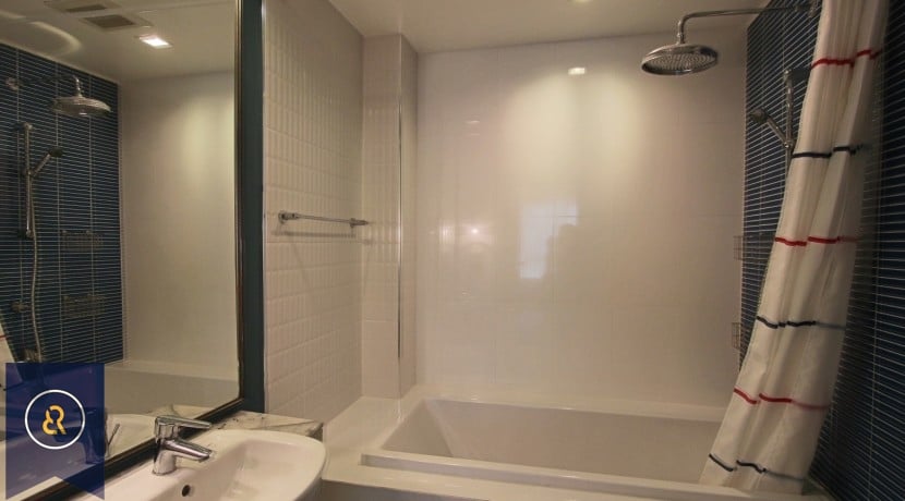 Beautiful-finished-vintage-style-one-bedroom-condo-for-rent-in-thong-lor-5-830x460
