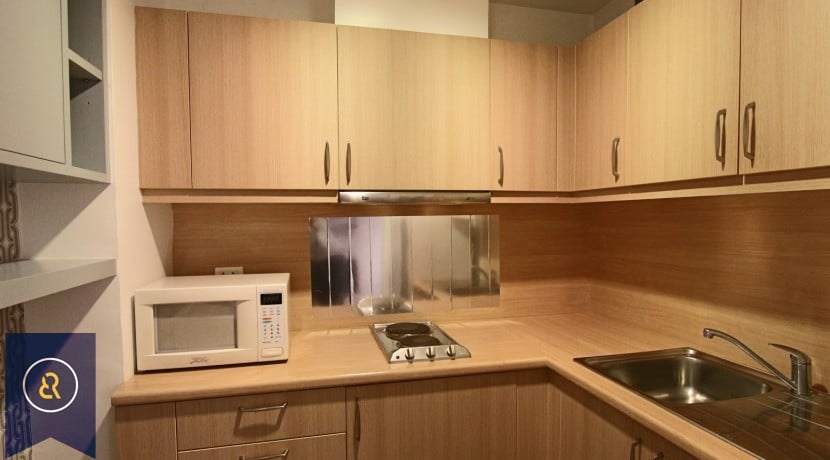 Beautiful-finished-vintage-style-one-bedroom-condo-for-rent-in-thong-lor-9-kitchen-830x460