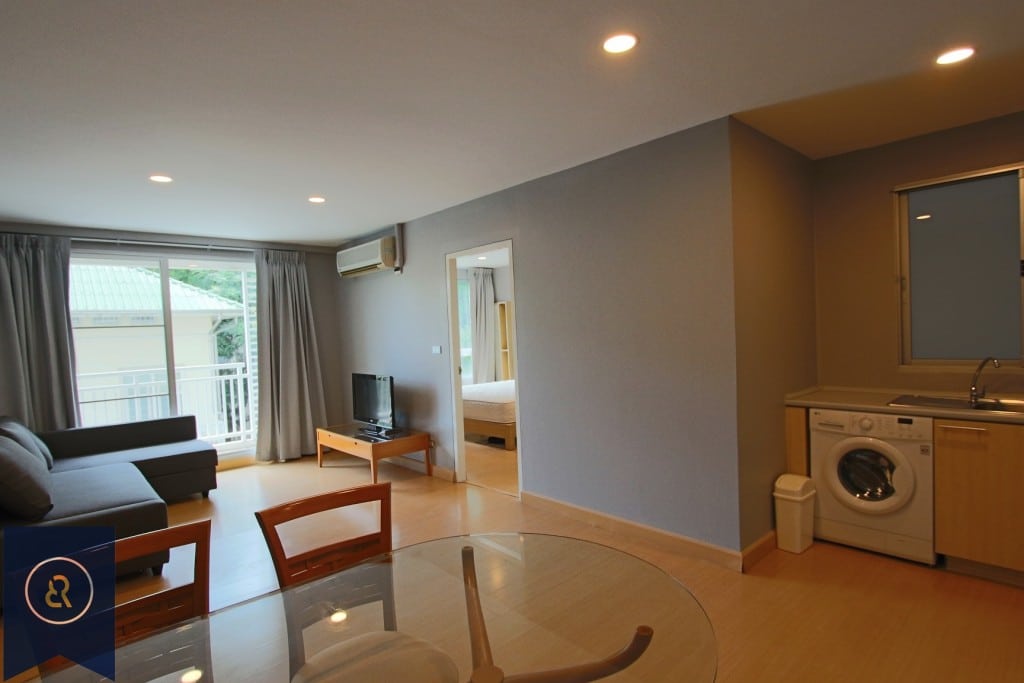 Delightful-one-bedroom-condo-for-rent-in-thong-lor-1-living-room-1024x683