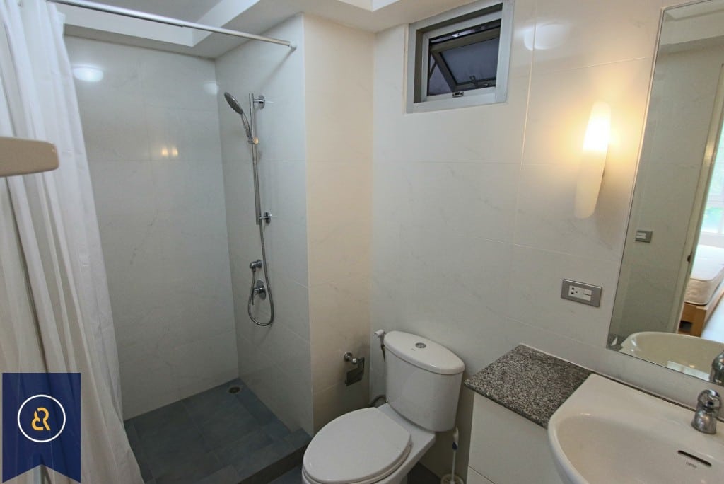 Delightful-one-bedroom-condo-for-rent-in-thong-lor-9-bathroom-1024x684