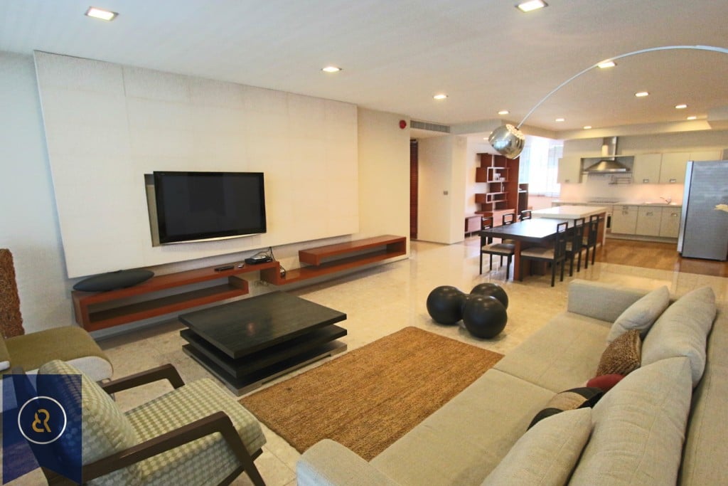 Great-Space-Three-Bedroom-Condo-for-Rent-in-Phrah-Khanong-2-1024x683