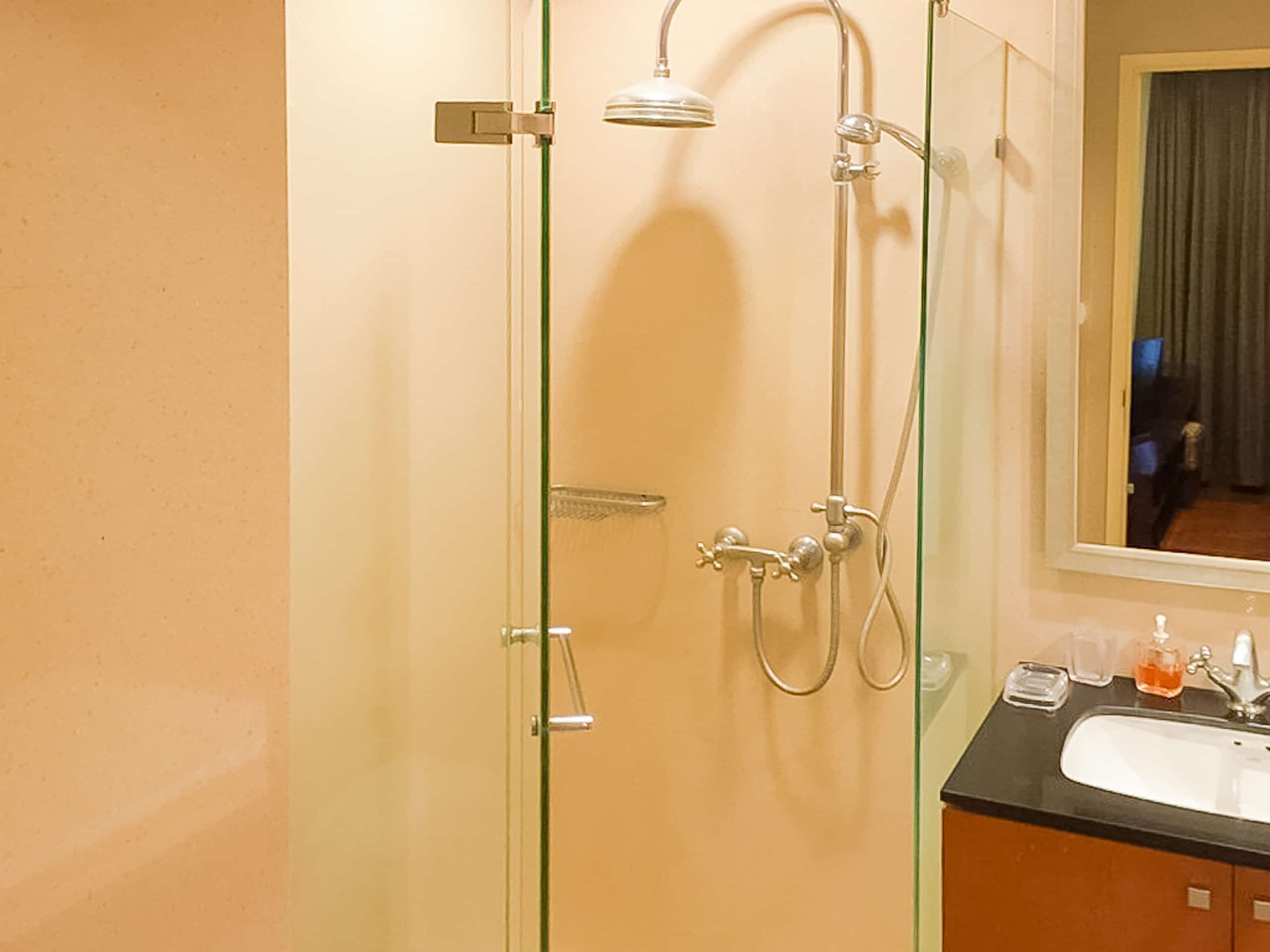 Great-value-two-bedroom-for-rent-in-thong-lor-bathroom-1-1024x768