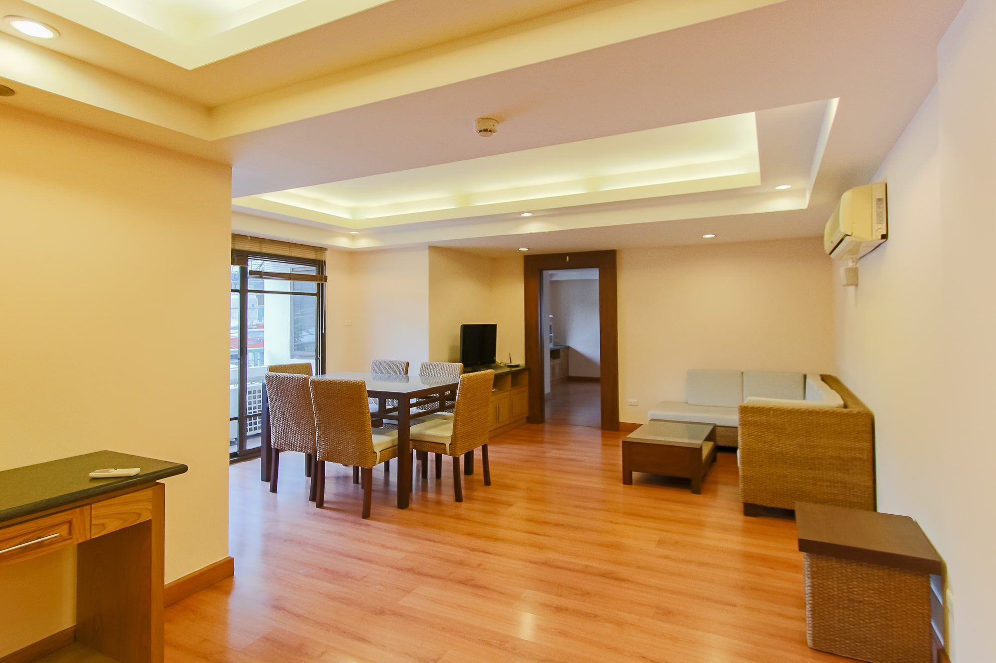 great value two bedroom apartment for rent in thonglor