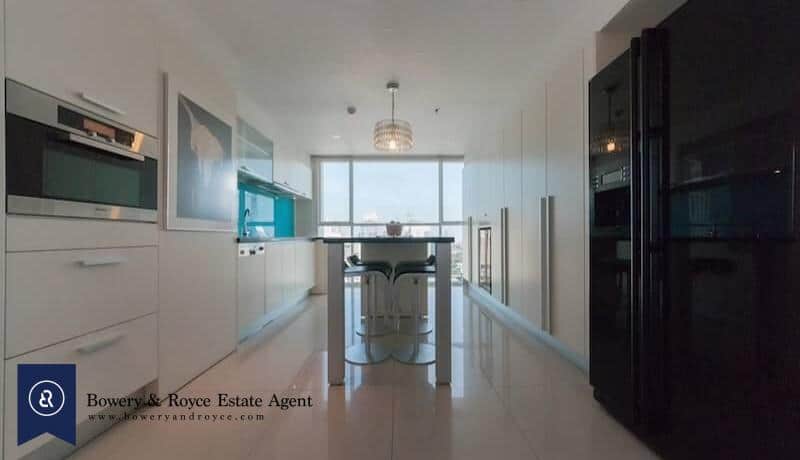 Impeccable-three-bedroom-condo-for-rent-in-chidlom-05-800x460