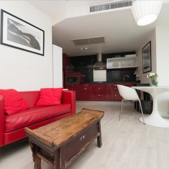 Modern-Studio-Condo-for-Rent-in-Chidlom-sofa-dining-table