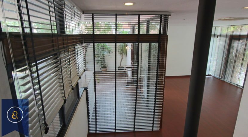 Modern-Three-Bedroom-Duplex-for-Rent-in-Thong-Lor-with-Private-Pool-6-830x460