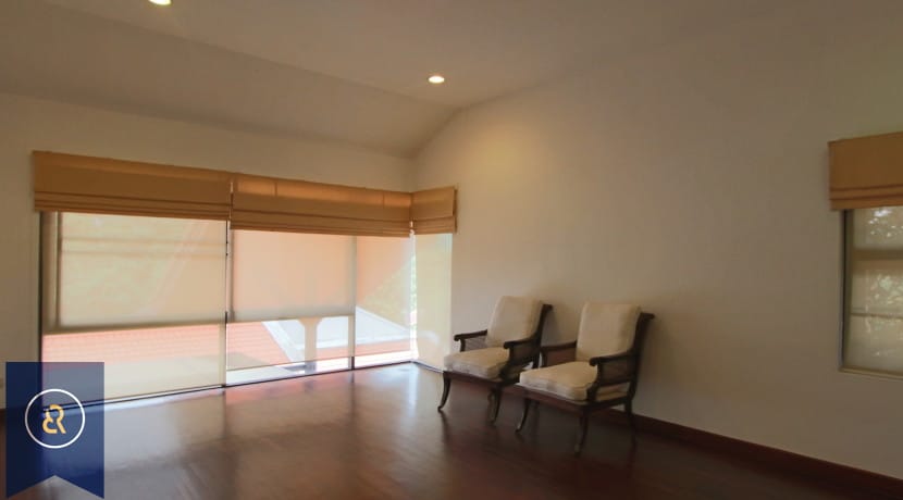 Modern-Three-Bedroom-Duplex-for-Rent-in-Thong-Lor-with-Private-Pool-7-830x460