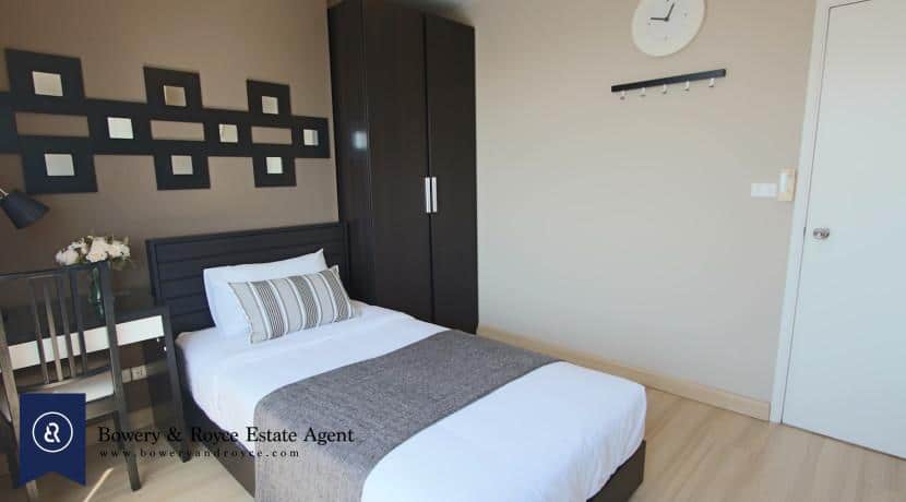 Modern-Two-Bedroom-Condo-for-Rent-in-Phra-Khanong-12-830x460