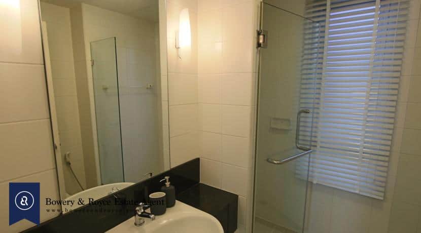 Modern-Two-Bedroom-Condo-for-Rent-in-Phra-Khanong-13-830x460