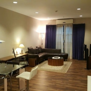 Modern-three-bedroom-condo-for-rent-in-Asoke-1