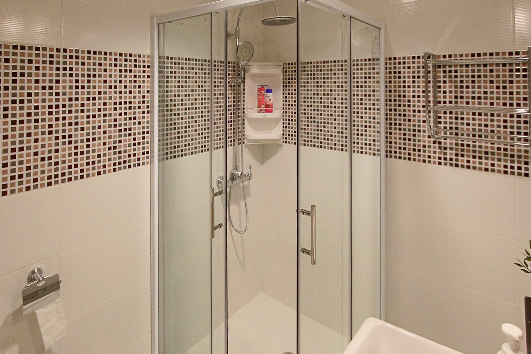 Renovated Two Bedroom Condo for Rent in Phrom Phong-10