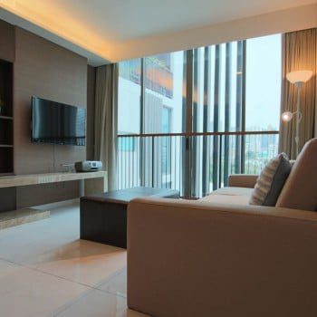 immaculate-two-bedroom-condo-for-rent-in-phromphong-3-1024x683