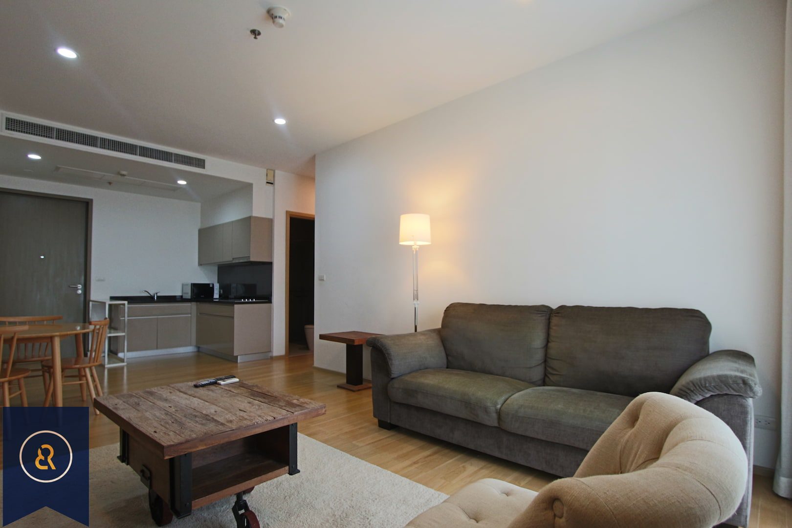 modern-two-bedroom-condo-for-rent-in-phromphong-2-1