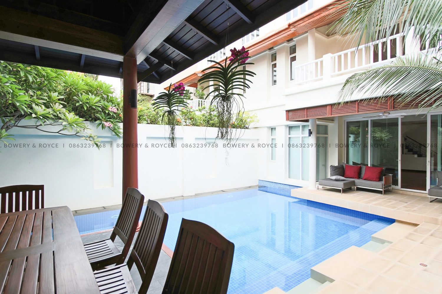 Beautiful Four Bedroom Villa with Private Pool for rent in Phrom Phong