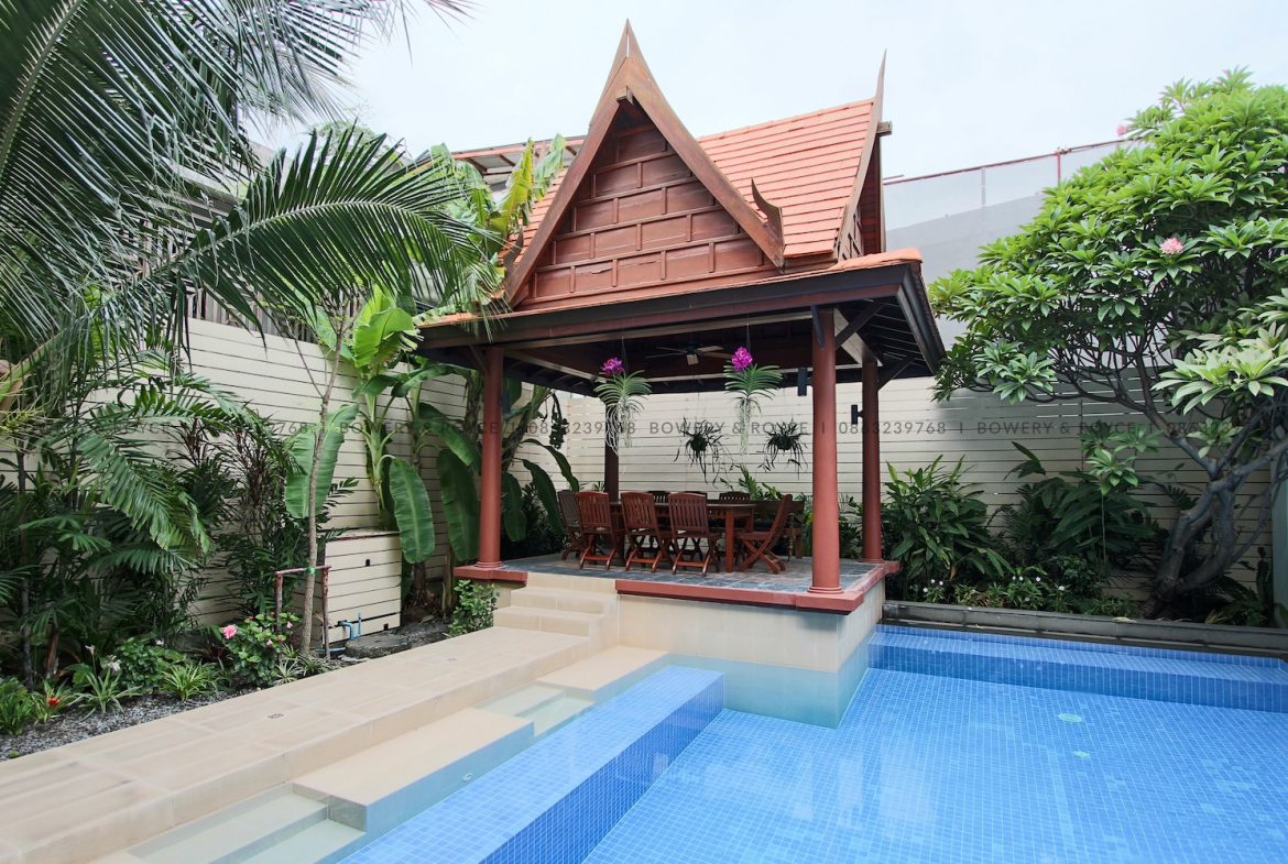 Beautiful Four Bedroom Villa with Private Pool for rent in Phrom Phong