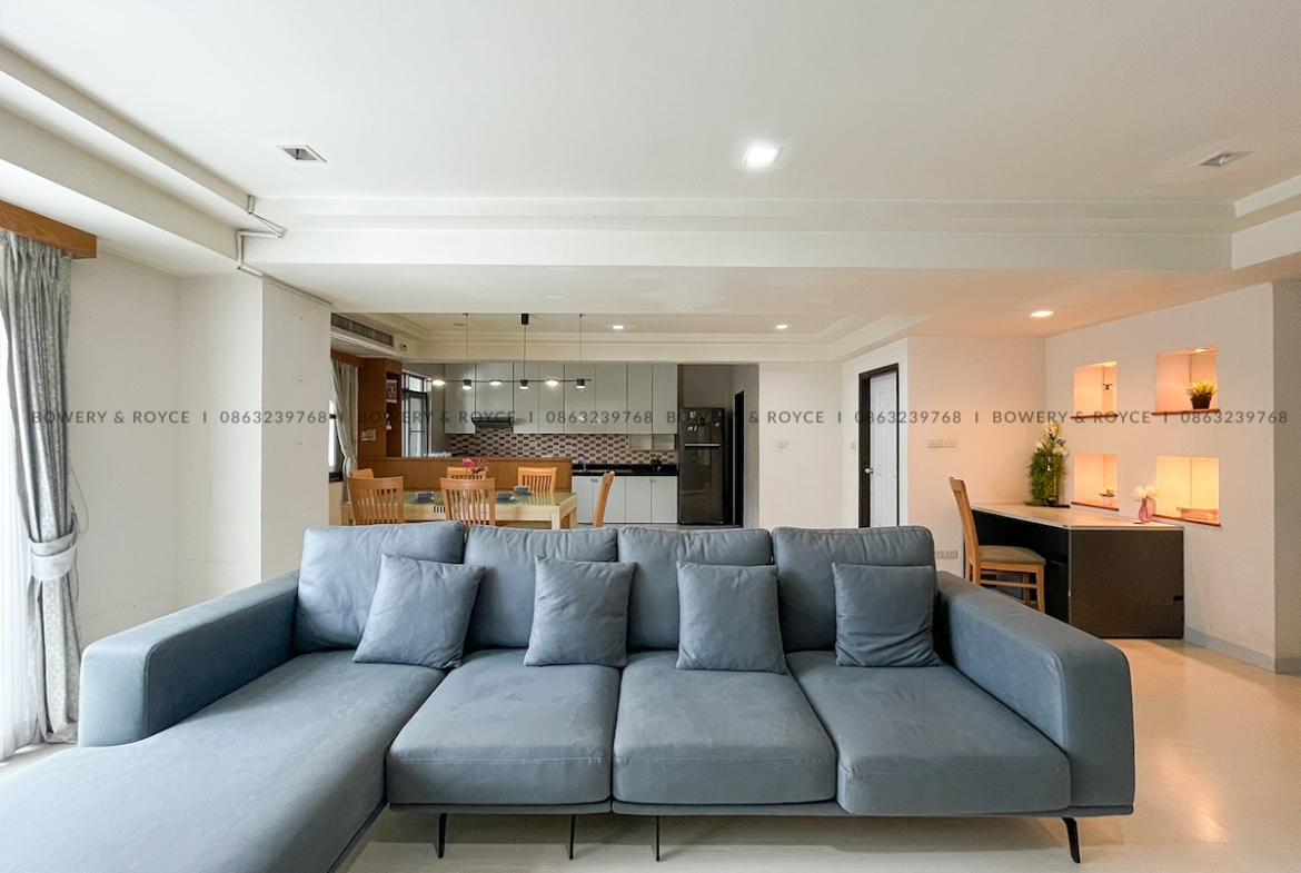 Cozy Three Bedroom Condo for Rent and for Sale in Phrom Phong
