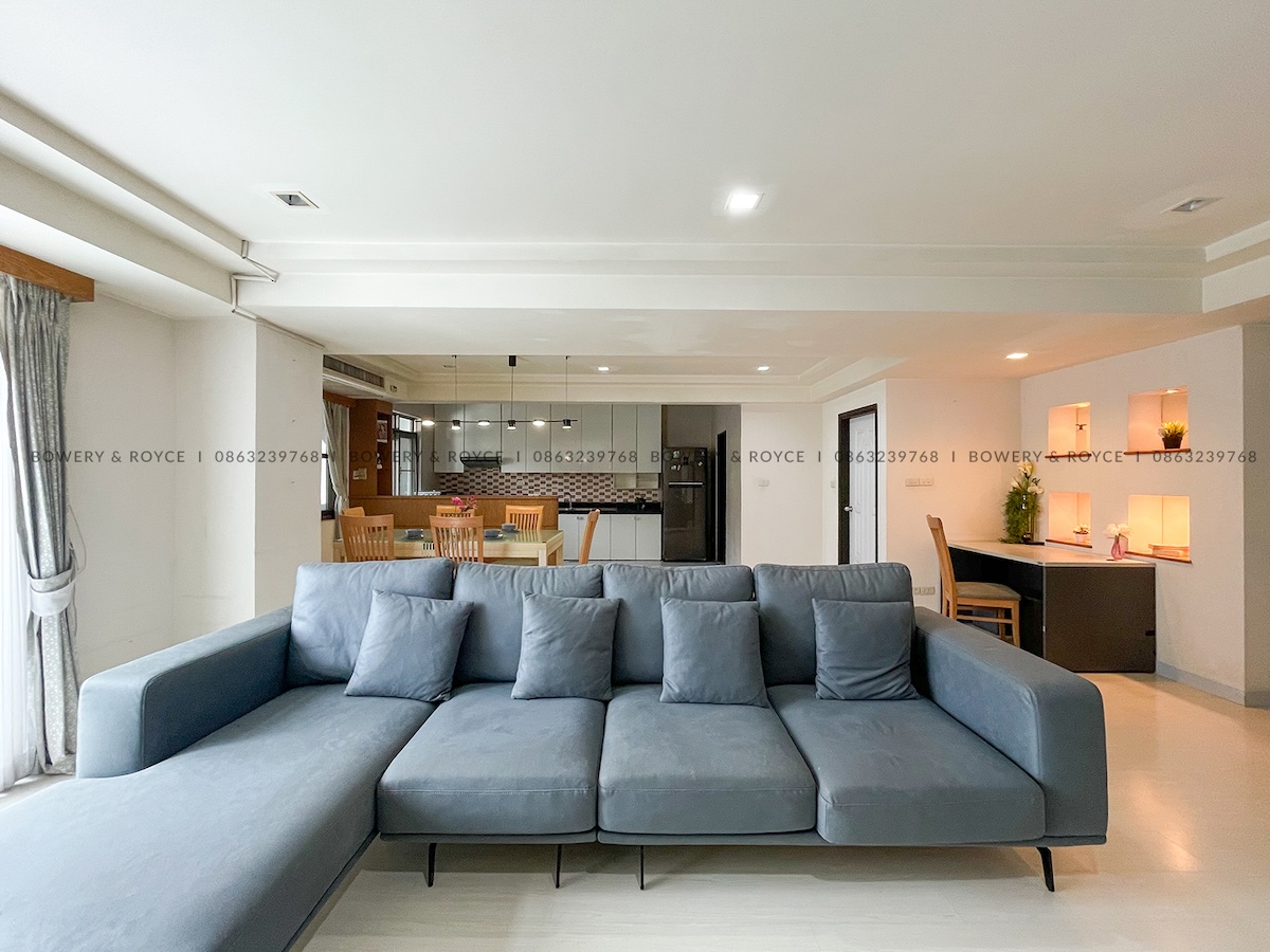 Cozy Three Bedroom Condo for Rent and for Sale in Phrom Phong