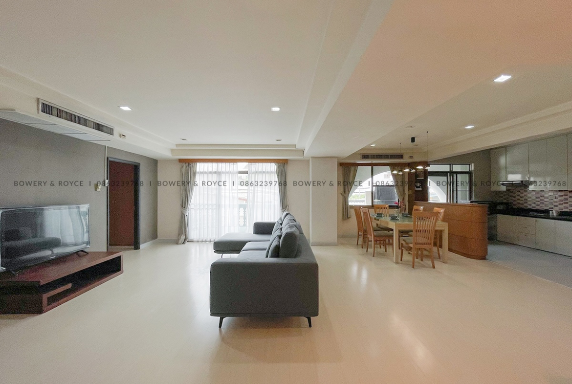 Cozy Three Bedroom Condo for Rent and for Sale in Phrom Phong