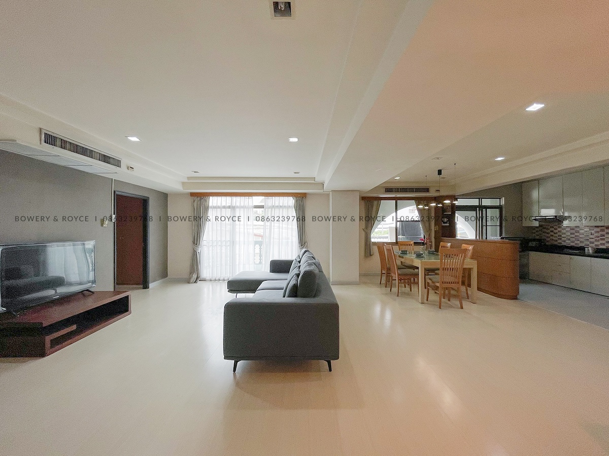 Cozy Three Bedroom Condo for Rent and for Sale in Phrom Phong