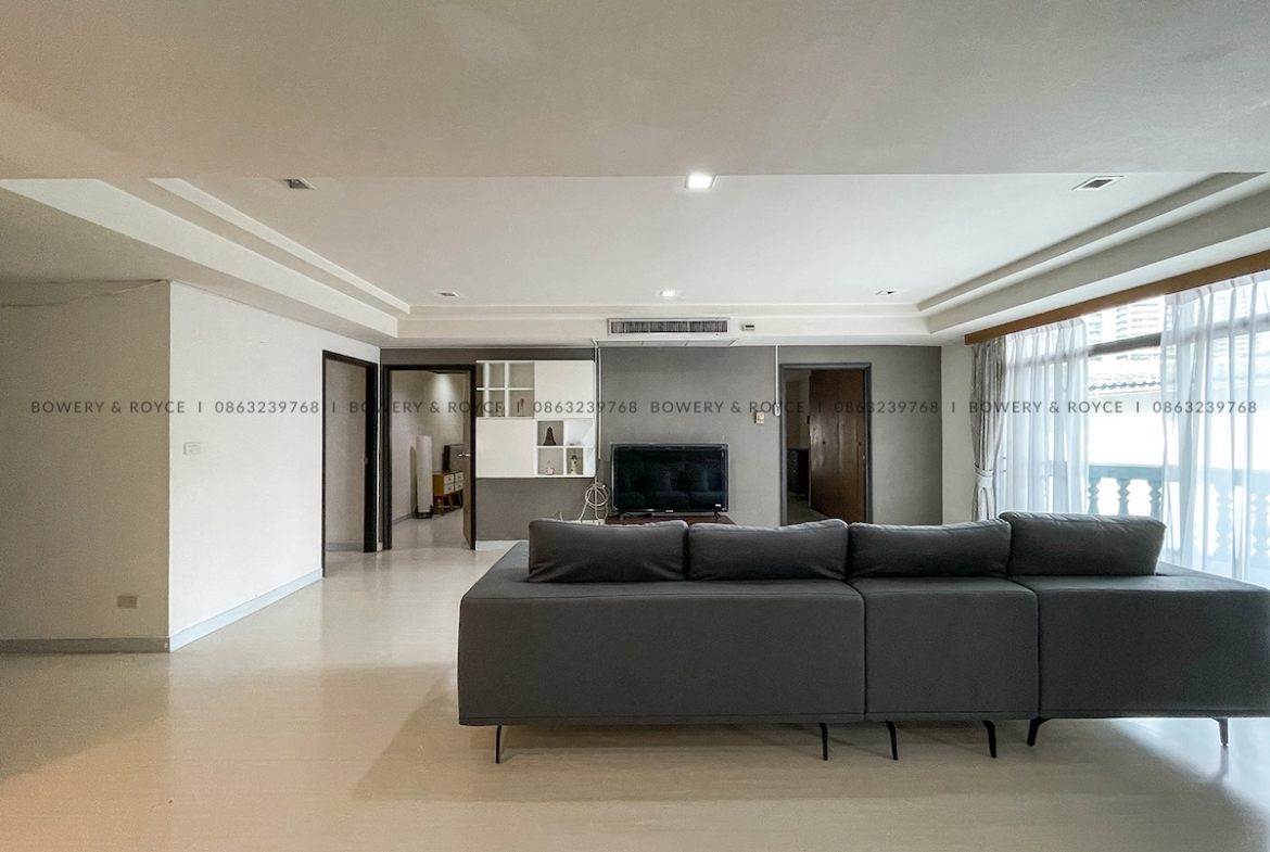 Cozy Three Bedroom Condo for Rent and for Sale in Phrom Phong