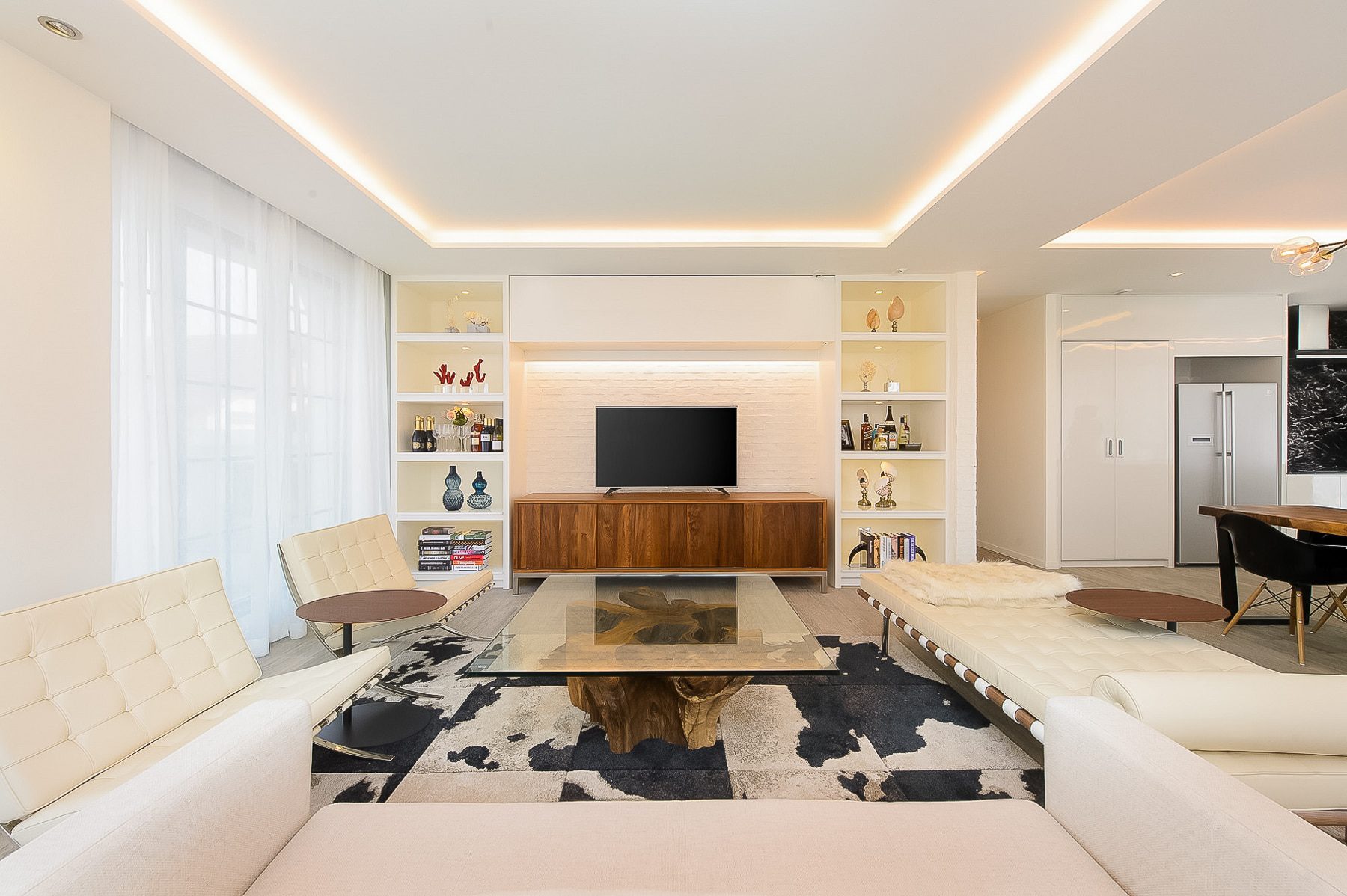 magnificent three bedroom condo for sale in ekkamai