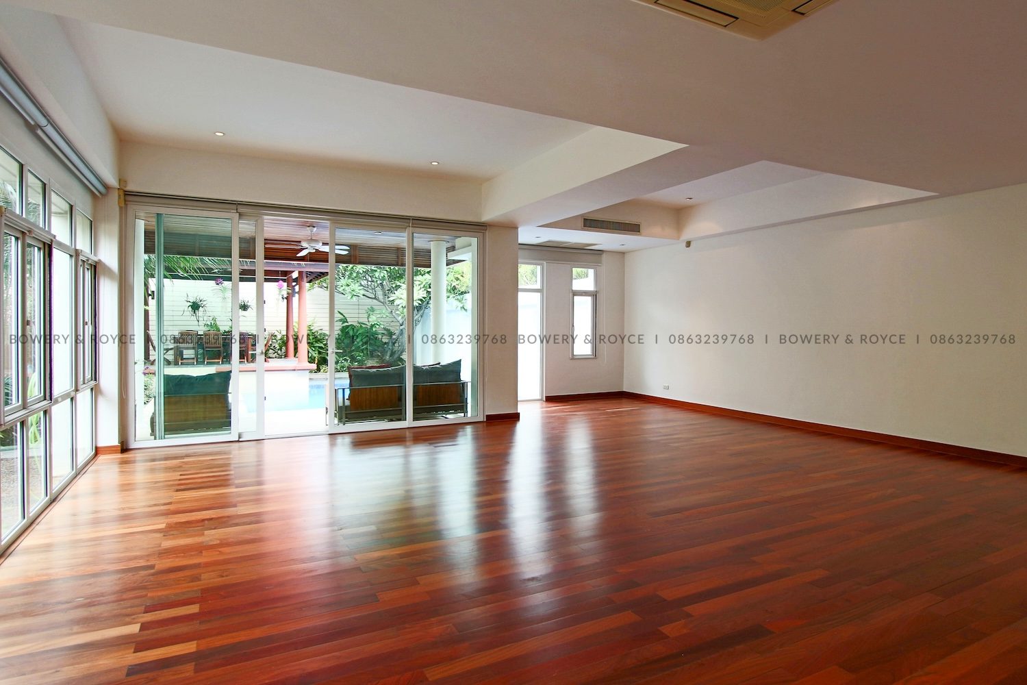 Beautiful Four Bedroom Villa with Private Pool for rent in Phrom Phong