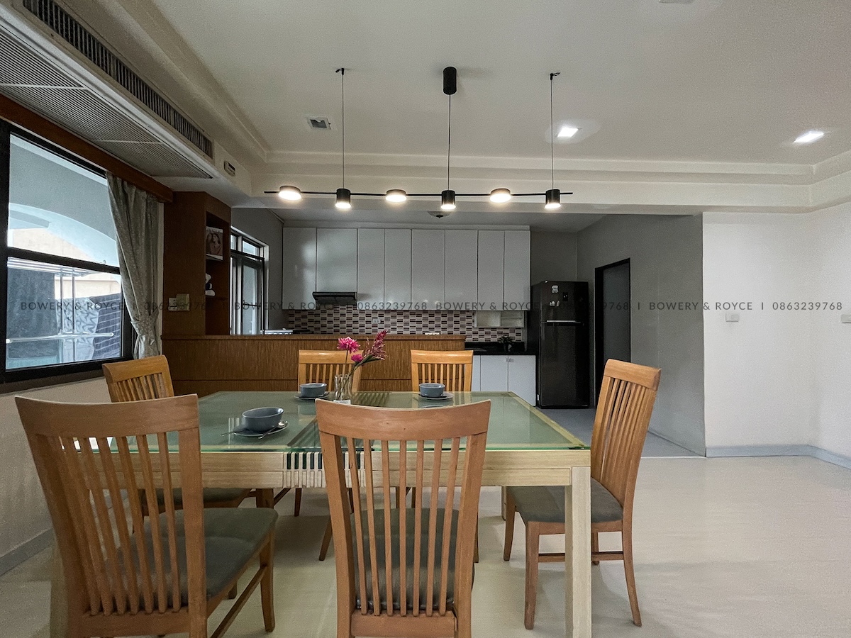 Cozy Three Bedroom Condo for Rent and for Sale in Phrom Phong