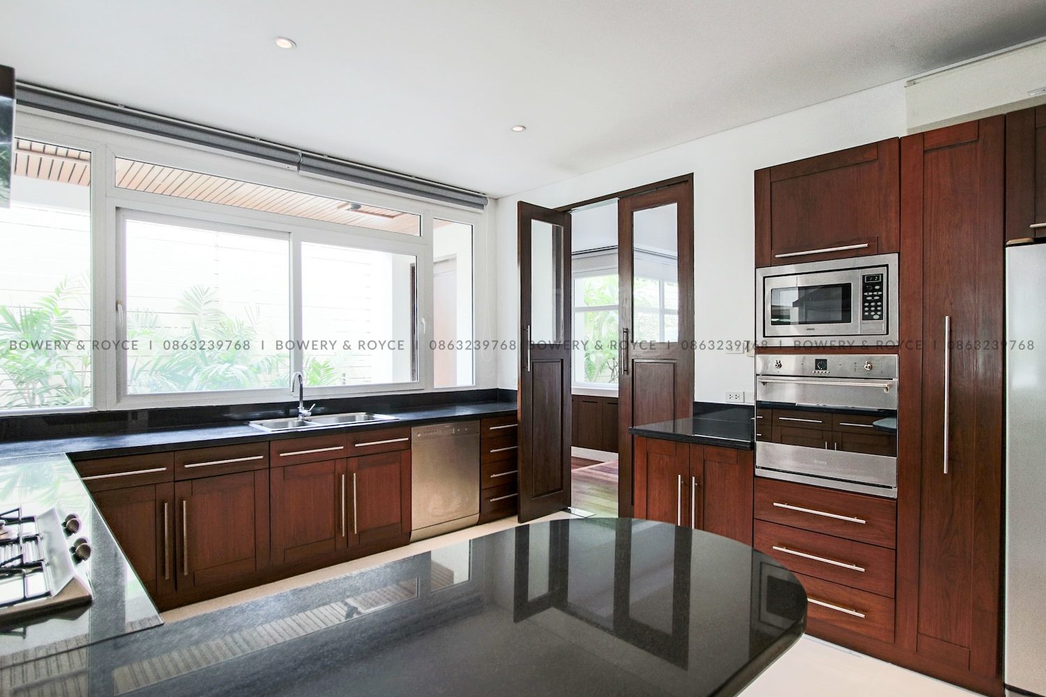 Beautiful Four Bedroom Villa with Private Pool for rent in Phrom Phong