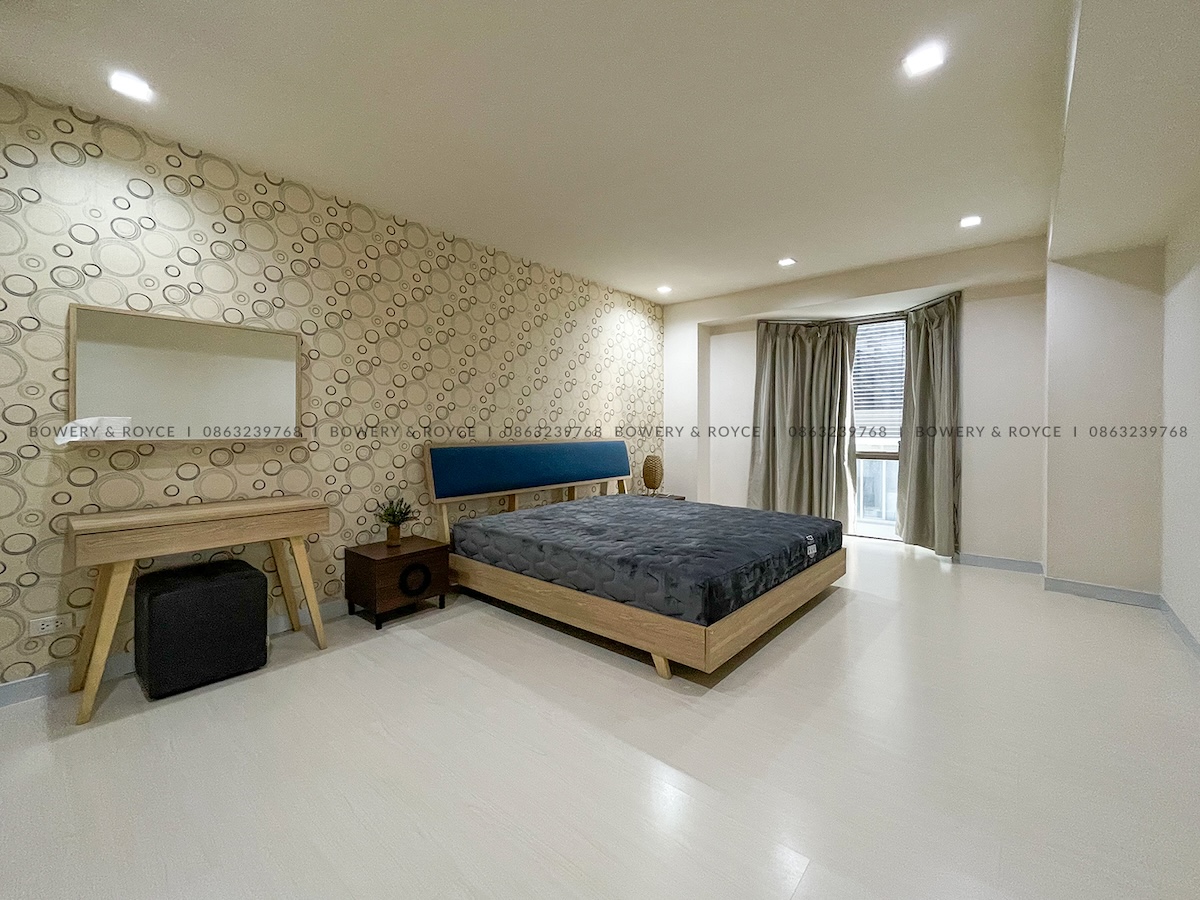 Cozy Three Bedroom Condo for Rent and for Sale in Phrom Phong