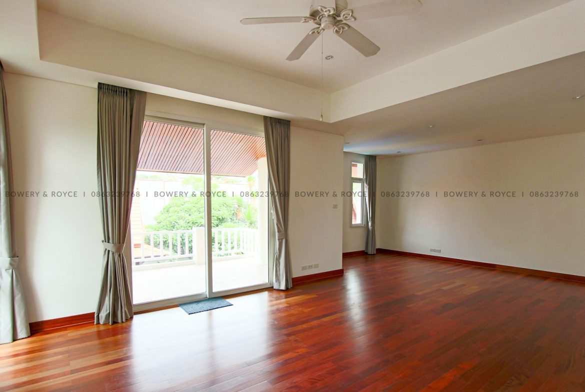 Beautiful Four Bedroom Villa with Private Pool for rent in Phrom Phong