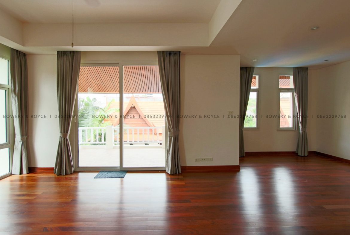 Beautiful Four Bedroom Villa with Private Pool for rent in Phrom Phong