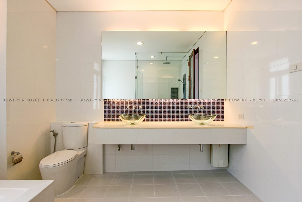 Beautiful Four Bedroom Villa with Private Pool for rent in Phrom Phong